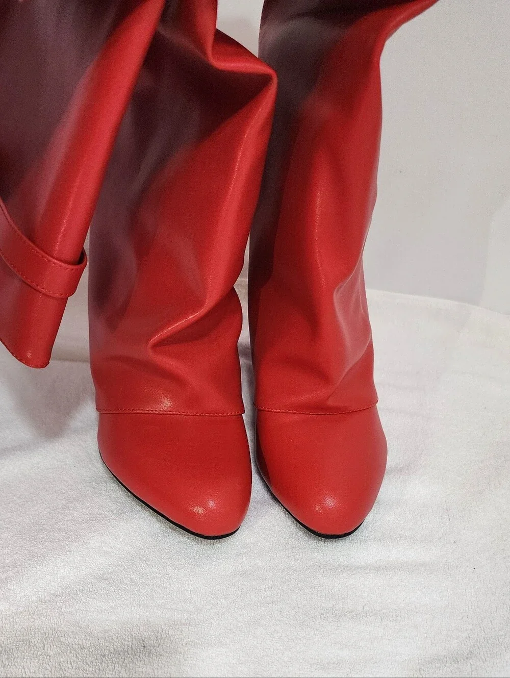 Women's Red Knee-High Boots Size 8.5 Faux Leather Wedge Heel Classy Retro